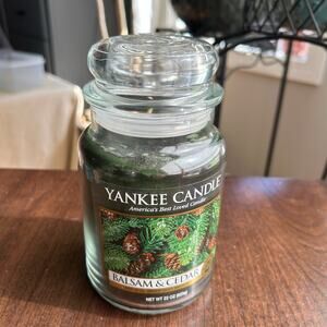 Yankee Candle BALSAM & CEDAR 22 oz Candle